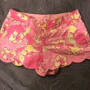 Lilly Pulitzer scalloped shorts size 12